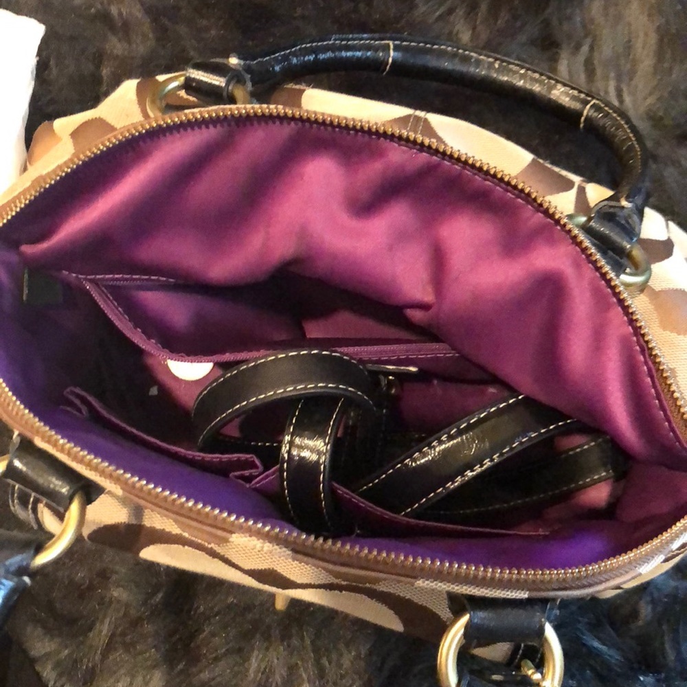 Coach - Picture 8 of 8